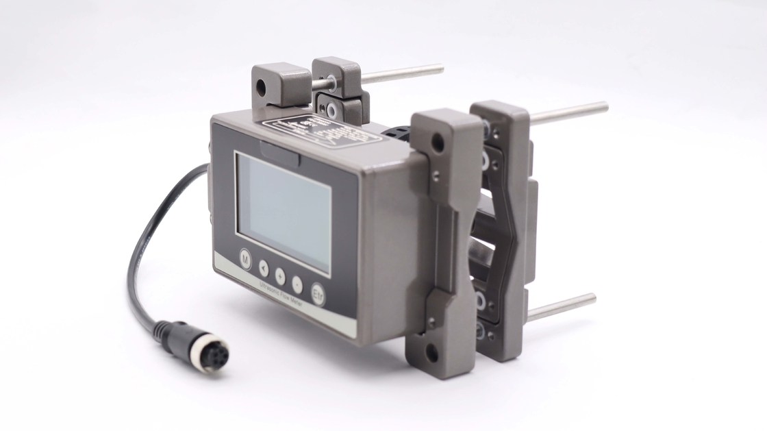 Power And I/O Connectors M12 Aviation Plug Ultrasonic Flow Meter With Large Screen Display