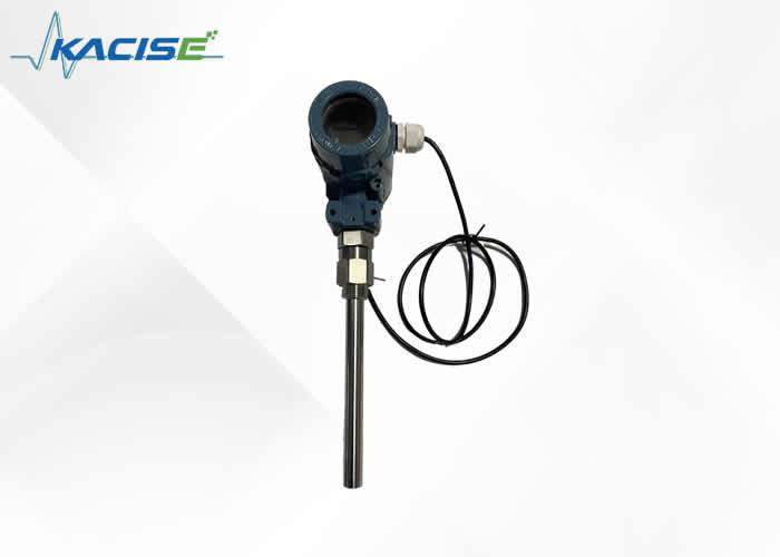 Corrosion Resistant Capacitive Level Transmitter With NPN/PNP Output Is Used For Level Monitoring In Laboratory Reactors