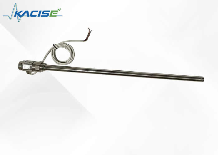 Corrosion Resistant Capacitive Level Transmitter With NPN/PNP Output Is Used For Level Monitoring In Laboratory Reactors