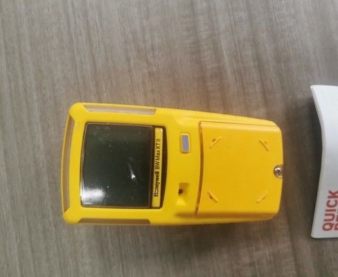 Honeywell BW Max XT II Multi-Gas Detector 8-13 Hours Battery Run Time Visual Alarm Type for Industrial Safety