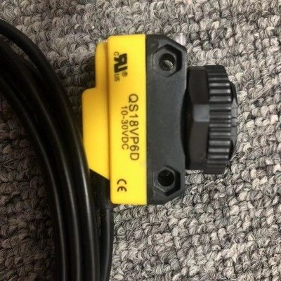 Banner QS18VP6D Diffuse Photoelectric Sensor with 450 mm Sensing Range IP67 NEMA 6 Rated and Complementary PNP Output