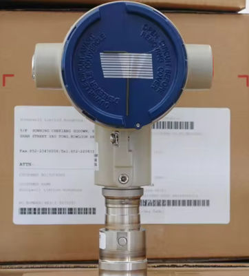 Honeywell ST3000 Smart Pressure Transmitter with 4-20 MA Output 316 Stainless Steel Wetted Process Heads and 0-3000 psi Span