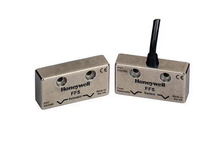 Honeywell FF5 Series Non-Contact Safety Switch with 6 mm Sensing Distance 300 mA@ 24 Vdc and IP67 Rating