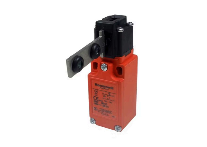 Honeywell GKE Series SIL3 Capable Dual Entry Safety Key-Operated Switch with IP66/IP67 Sealed Housing and Silver Alloy Contacts