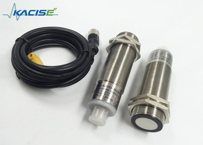 IP67 Sleep Mode Ultrasonic Level Probe 50kHz Corrosion Resistant with standard target plate 100 mm x 100 mm